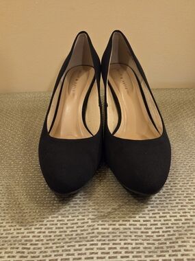 Black Women's Classic Round-Toe Pumps by Kelly & Katie